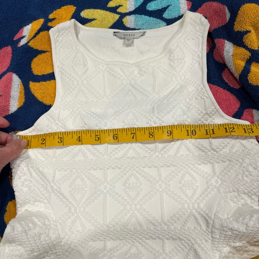 Guess White Textured Peplum Sleeveless Top - Picture 5 of 7